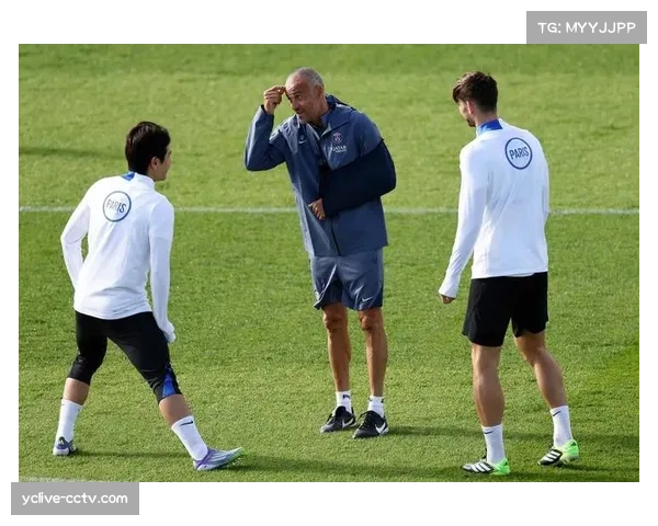 巴黎圣日耳曼中场维蒂尼亚领衔助攻榜 教练恩里克称赞其训练态度